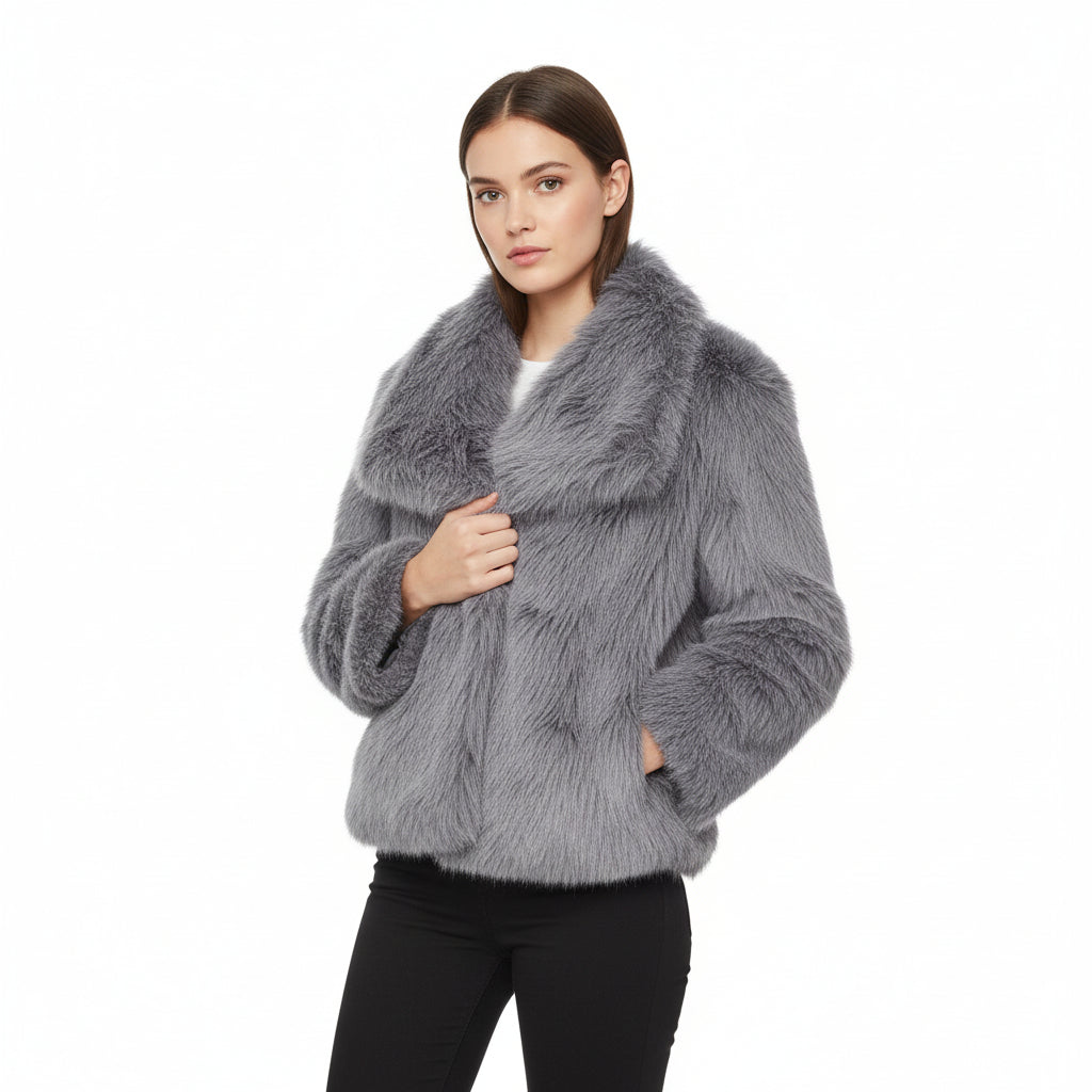 Ebba – Elegant Vegan Fur Jacket